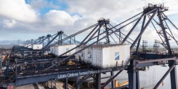 KIA Motors México distingue a Hutchison Ports LCT como Proveedor del Año