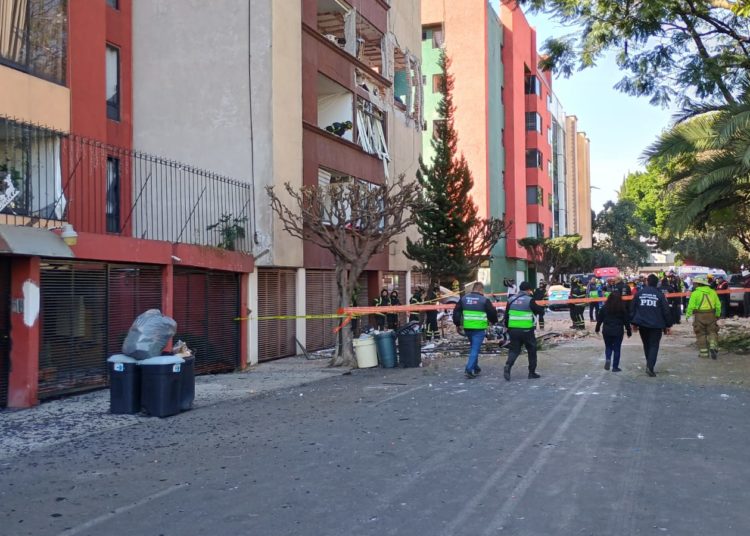 Atienden equipos de emergencias de la CDMX explosión en Coyoacán