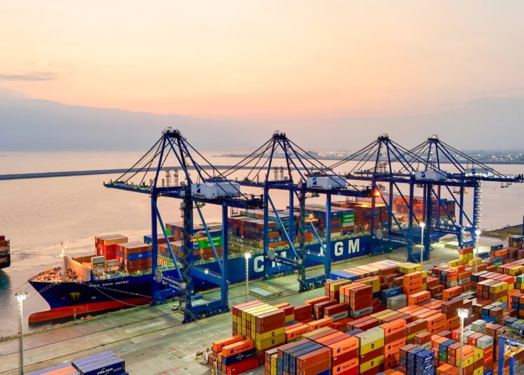 Hutchison Ports ICAVE marca un hito en Veracruz con el atraque del buque más largo en su historia