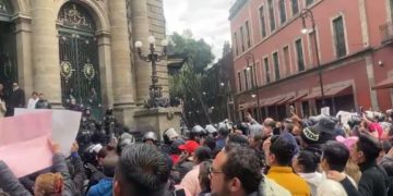 Regreso de diputado local de Morena genera tensión en Congreso Capitalino