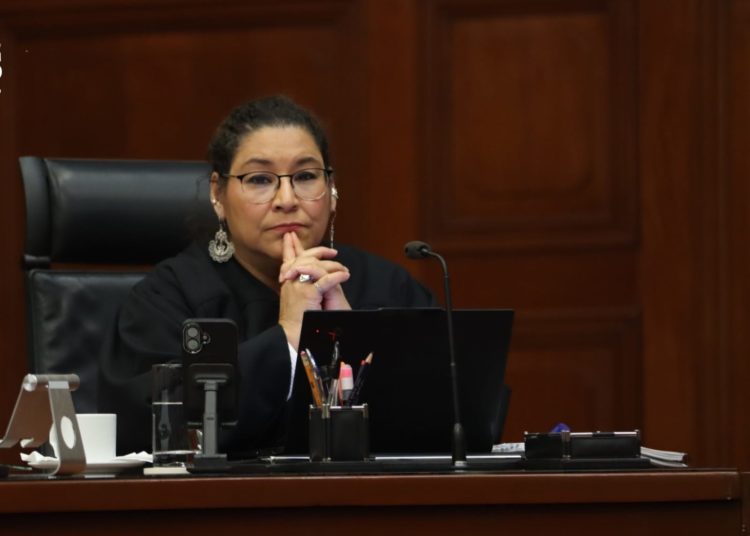 Lenia Batres genera polémica por retrato que presuntamente costo más de 40 mil pesos; SCJN rechaza esa erogación