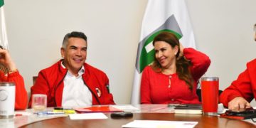 Morena no debe destinar petróleo a Cuba para sostener la dictadura de ese país, afirma Alito Moreno