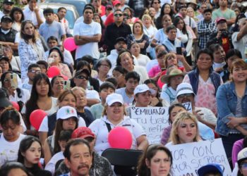 Los legisladores deben destinar recursos para ayudar a sus comunidades, aunque “muchos se lo quedan”, reprocha Emiliano Álvarez