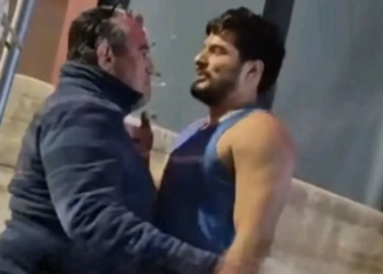 Detienen a hijo de Alcaldesa regañada por Sheinbaum en Baja California