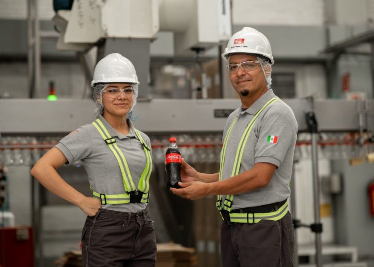 FEMSA y Coca-Cola FEMSA son reconocidas en el S&P Global Sustainability Yearbook 2026