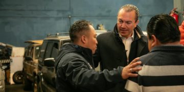 Celebra alcalde de Cuajimalpa a mecánicos en su día
