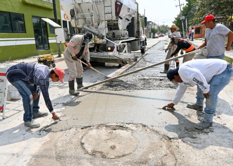 Municipio de El Mante continúa trabajando en el mejoramiento de vialidades 