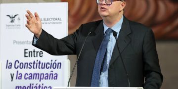 SCJN es sede de la presentación del libro Entre la Constitución y la campaña mediática