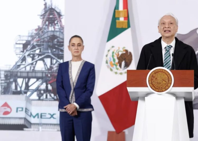 Pemex reporta reducción histórica de deuda y máximo nivel de procesamiento de crudo en 2025