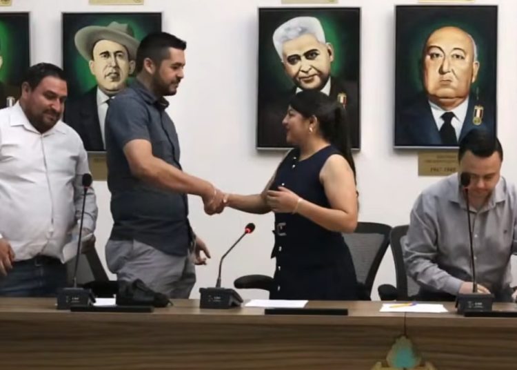 A puerta cerrada y en sesión exprés, nombran a Marisol Rodríguez alcaldesa interina de Tequila