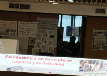 Se mantiene Marx Arriaga en oficina de la SEP y espera que lo retiren