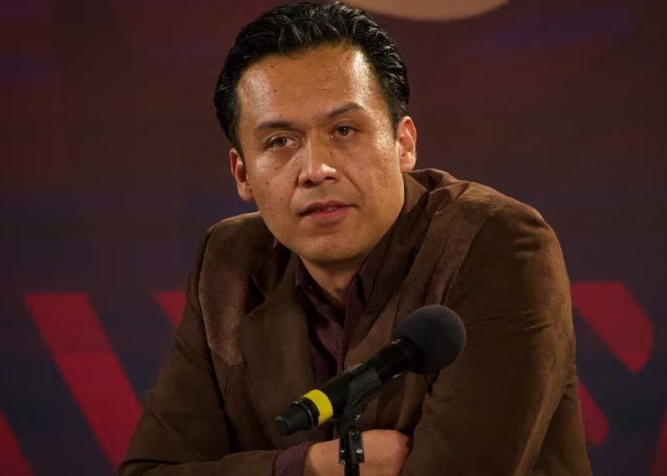 PRI, PAN y MC consideran como crisis de autoridad permanencia de Marx Arriaga en SEP