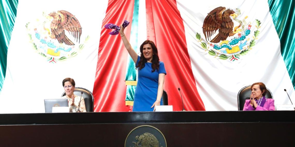 Marx Arriaga, obsesionado por el poder y privilegios, cuestiona Kenia López