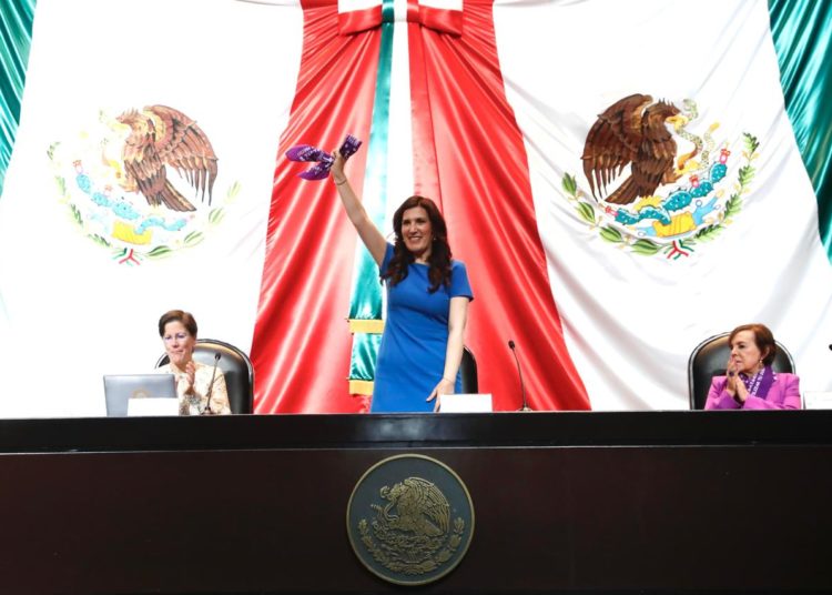 Marx Arriaga, obsesionado por el poder y privilegios, cuestiona Kenia López