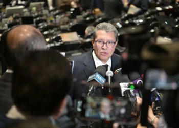 Morena no doblará las manos a PT y PVEM: Monreal