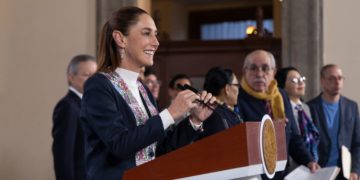 Sheinbaum presenta reforma electoral que reduce costos y tamaño del Senado