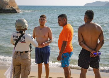 Refuerza Seguridad Pública de Acapulco vigilancia en playas por mar de fondo