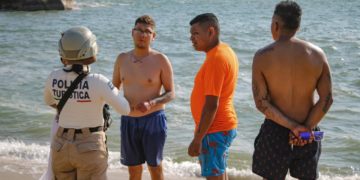 Refuerza Seguridad Pública de Acapulco vigilancia en playas por mar de fondo