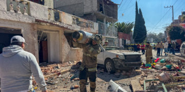 Deja al menos 12 heridos explosión de gas en vivienda de Coacalco