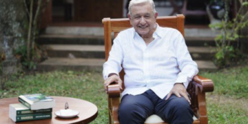 Reaparece AMLO y pide dinero para Cuba