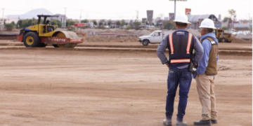 Chepe Guerrero coloca primera piedra del Costco; 100 mdd de inversión para Corregidora