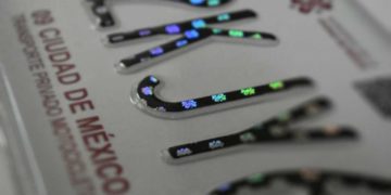 Falta de placas en la capital y proveedor único en la mira