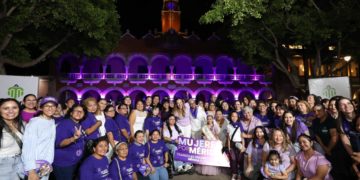 Iluminan de morado al Palacio Municipal de Mérida por el Día de la Mujer