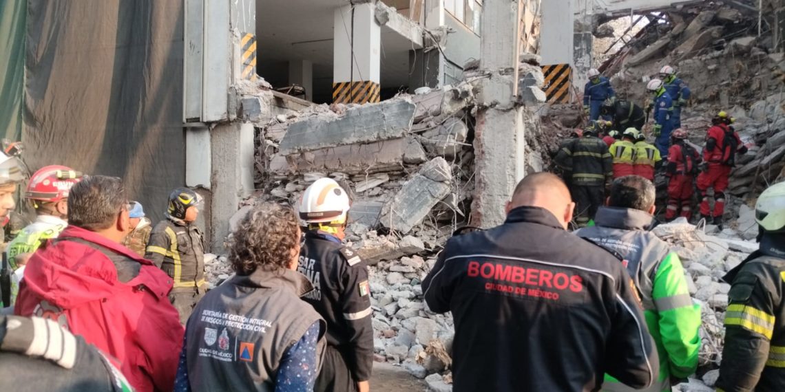Recuperan tercer cuerpo tras desplome de edificio en San Antonio Abad
