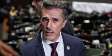 Sergio Mayer deja plantada a la Comisión Nacional de Honestidad y Justicia de Morena