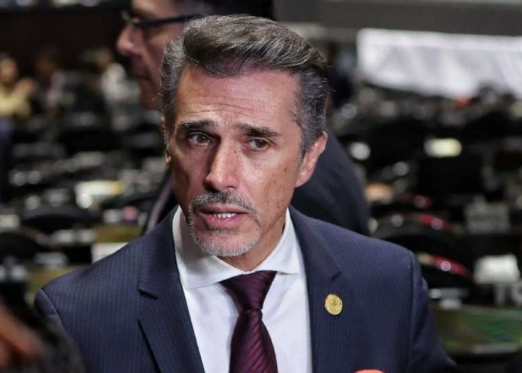 Sergio Mayer deja plantada a la Comisión Nacional de Honestidad y Justicia de Morena