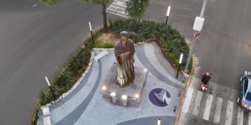 Alcaldía Coyoacán devela escultura gigante de Frida Kahlo