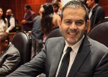 Morena respalda reforma electoral de Sheinbaum por convicción, afirma Ulises Mejía