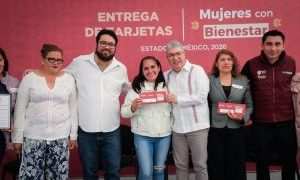 Alcalde Isaac Montoya y secretario de bienestar del Edomex entregan 3 mil tarjetas de Mujeres con Bienestar