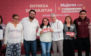 Alcalde Isaac Montoya y secretario de bienestar del Edomex entregan 3 mil tarjetas de Mujeres con Bienestar