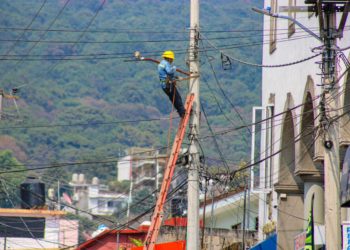 Refuerza Ayuntamiento de Cuernavaca alumbrado en Avenida Universidad para fortalecer la seguridad