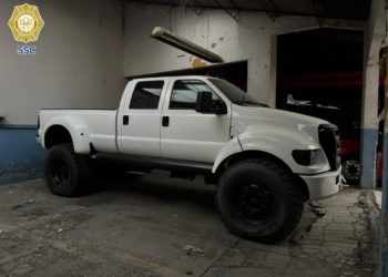 SSC ejecuta cateo en Azcapotzalco y asegura vehículos con modificaciones de blindaje