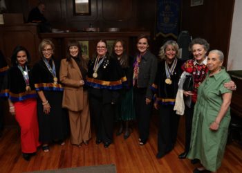 UNAM distingue a mujeres por su contribución a la ciencia y la cultura