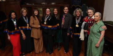 UNAM distingue a mujeres por su contribución a la ciencia y la cultura