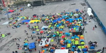 Comienza CNTE a instalar plantón en el Zócalo