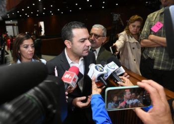 Morena respalda propuesta para que titular del ejecutivo pueda realizar campaña; quieren imponer Ley mordaza a la oposición, responde PAN