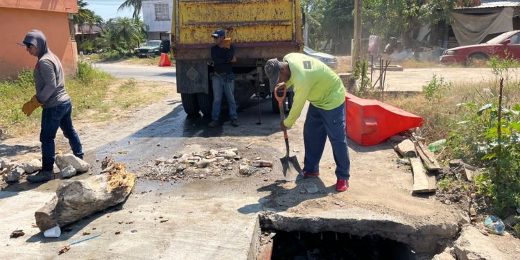 Atiende Gobierno de Acapulco canal pluvial en Llano Largo