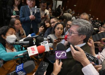 Monreal pide al PT explicar su cambio de opinión en Plan B