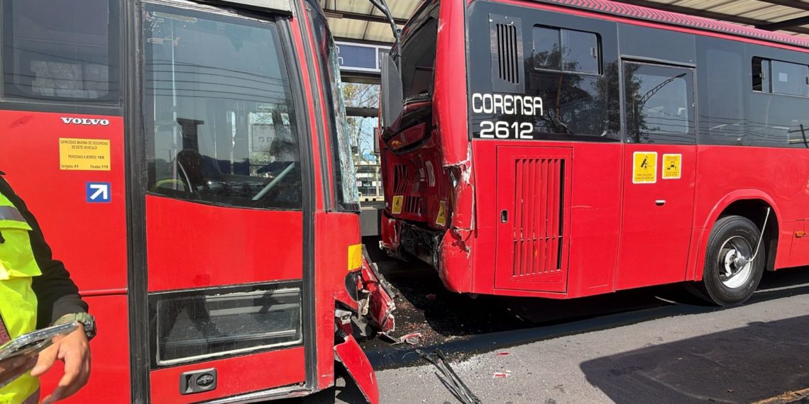 Choque entre unidades del Metrobús en la Gustavo A. Madero deja 15 heridos