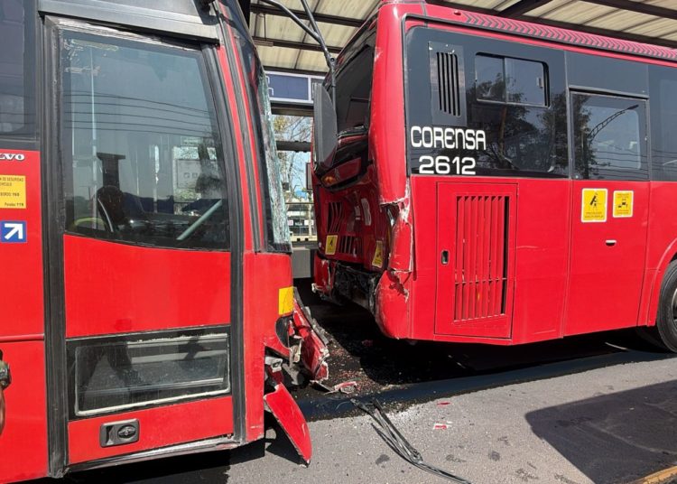 Choque entre unidades del Metrobús en la Gustavo A. Madero deja 15 heridos