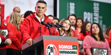 Celebra Alejandro Moreno el freno en Senado a cambiar fecha de revocación de mandato