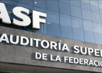 Jet Van mantiene contratos públicos pese a sanciones y observaciones oficiales