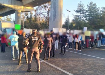 Bloqueo afecta salida de vacacionistas en la autopista México-Cuernavaca; vecinos de Xochimilco exigen agua potable