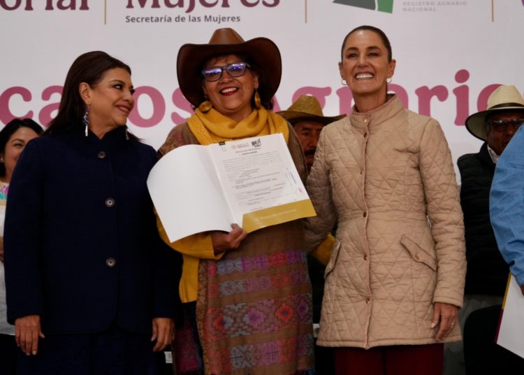 Avanza entrega de derechos agrarios a mujeres; suman más de 30 mil títulos en el país