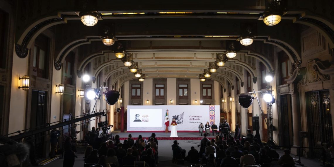 Tras el partido México-Portugal la presidenta compromete mejoras en torno a Estadio