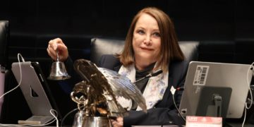 Senado recibe iniciativa de Sheinbaum sobre feminicidio; busca imponer hasta 70 años de prisión